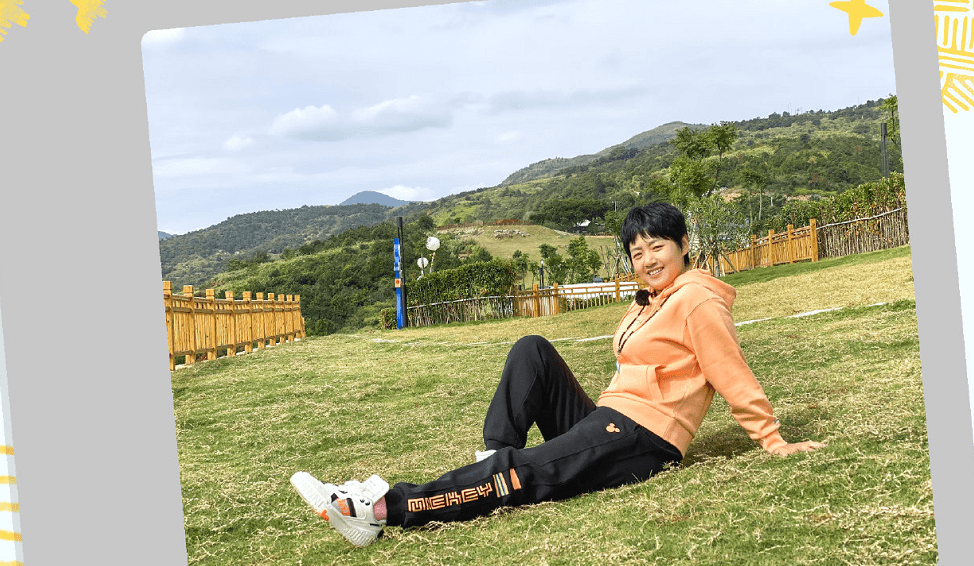 整体 真挺羡慕于谦的,妻子不仅长相甜美,还挺有气质,穿的土也不丑