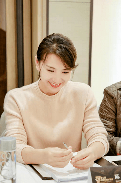 陈好 42岁陈好复出排面大！扎双马尾演少女太惊艳，不愧是中戏最美教师