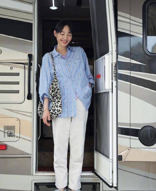 get 初秋不知道怎么穿衣?看看白百何的高级造型,轻松get穿搭指南