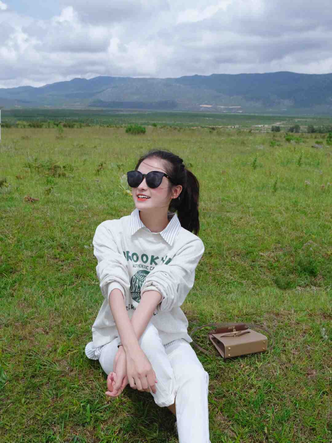 卫衣 卫衣可别只会穿黑白灰了！试试这六种颜色，一套比一套还洋气