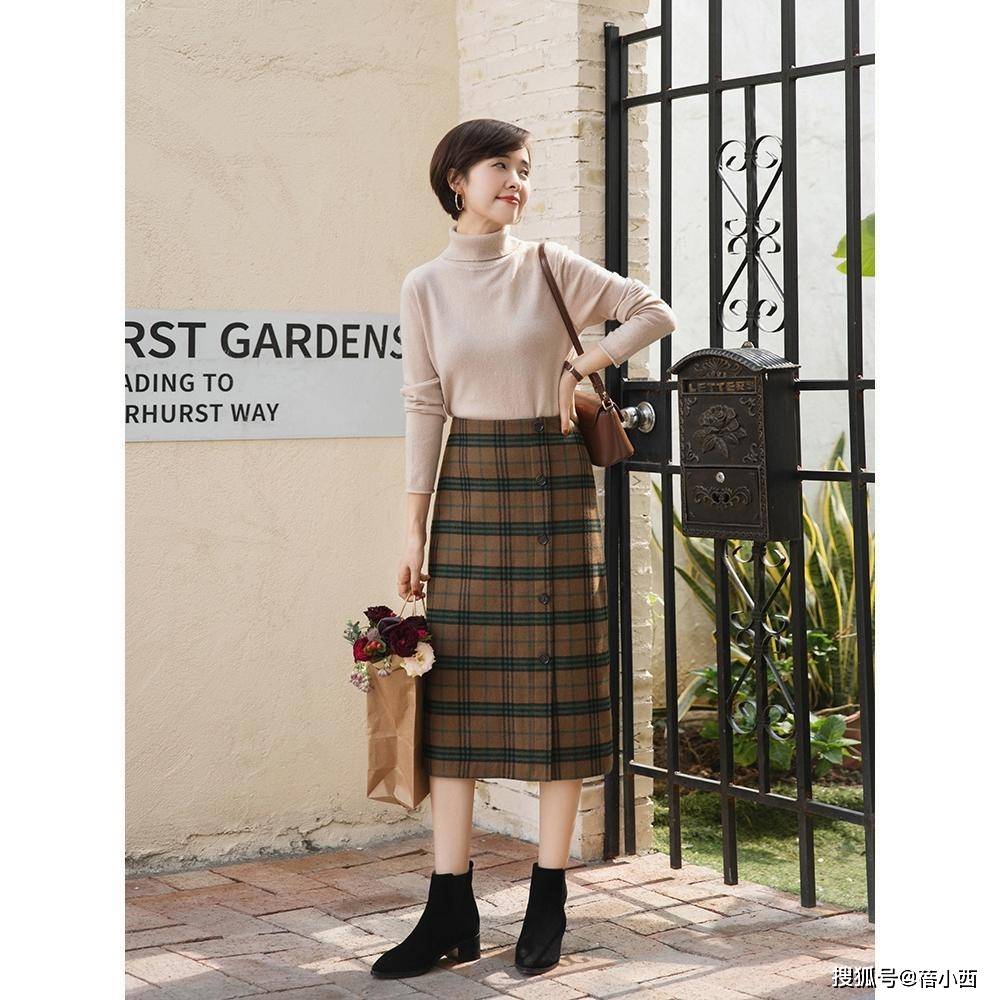 颜色 秋天怎样穿才优雅？搭配公式“针织衫+半身裙”，高级感扑面而来