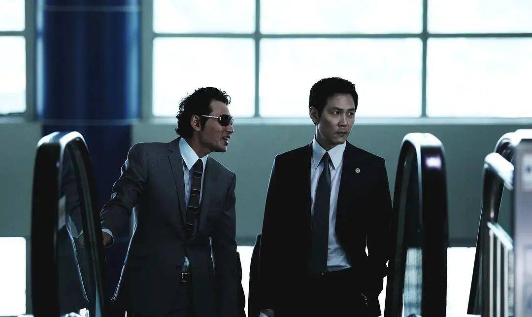 新世界|比起32万人打出8.9的《新世界》,《鱿鱼游戏》还是差一点