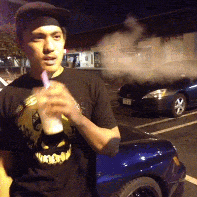 爆笑GIF: 當你很愛你的老婆時, 你就不願意讓她受一點委屈 搞笑整蠱 第3张