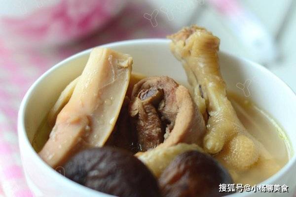 做法|鸡肉做法上百种，唯独喜欢如此做，营养爽口好滋味，小孩很喜欢吃