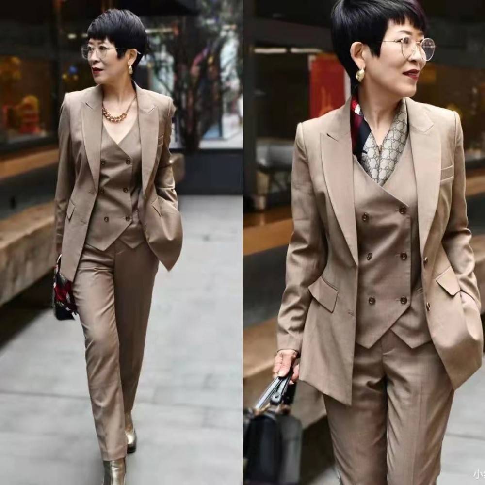 配饰 衣品越高的女生穿得越简单，这3种极简风搭配小妙招，高级感满满