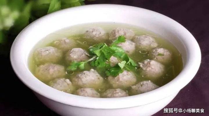 丸子|鸡肉换种做法，形态漂亮味道好，关键是做法简单，营养丰富还不贵