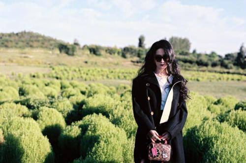 酷飒 刘亦菲风格大变，变酷飒女孩，墨镜加大波浪，绝美