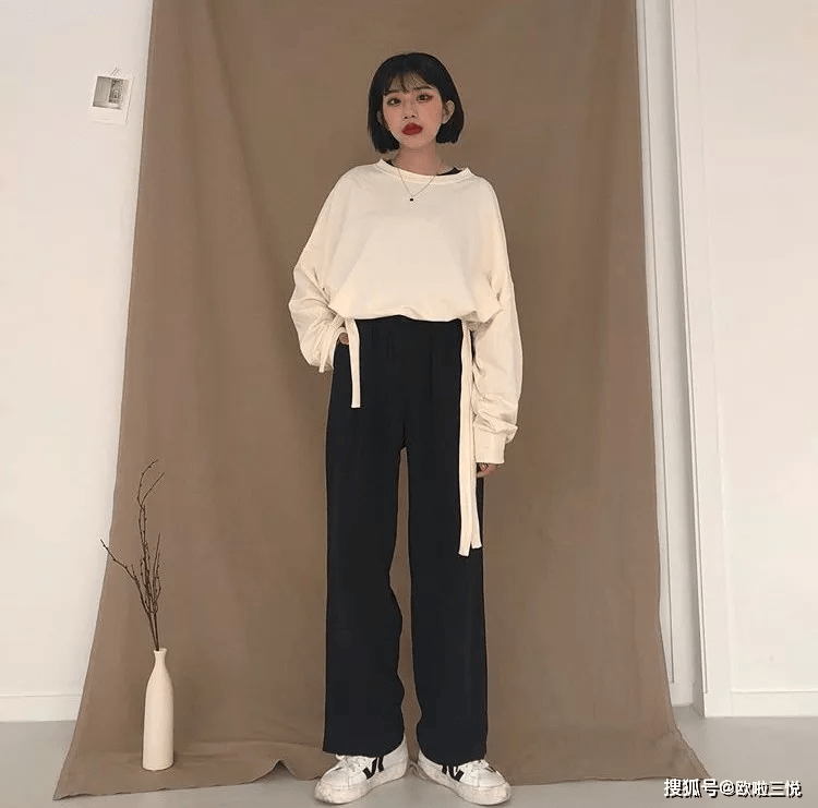 卫衣 今秋 5种小黑裤穿搭,让你秋冬更洋气~