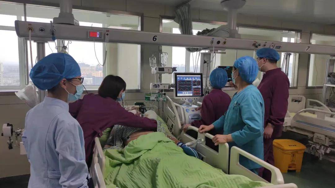 导管室|呼吸机支持下行急诊冠脉支架介入手术，山西省汾阳医院导管室惊险一幕