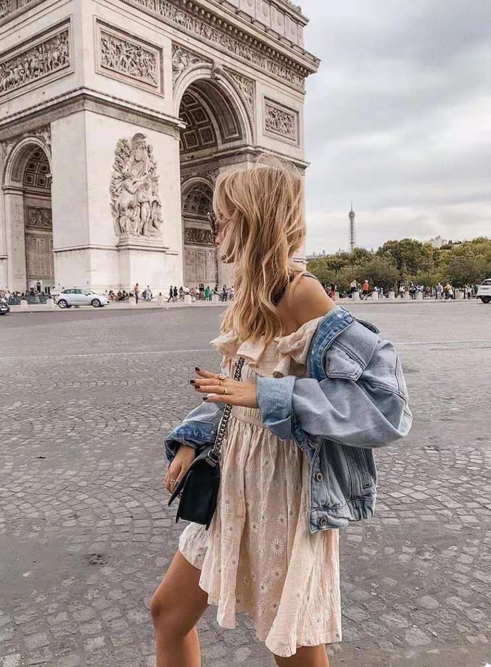 好身材 秋季裙装怎么穿才时髦又好看？试试这三种搭配方式，轻松美成焦点