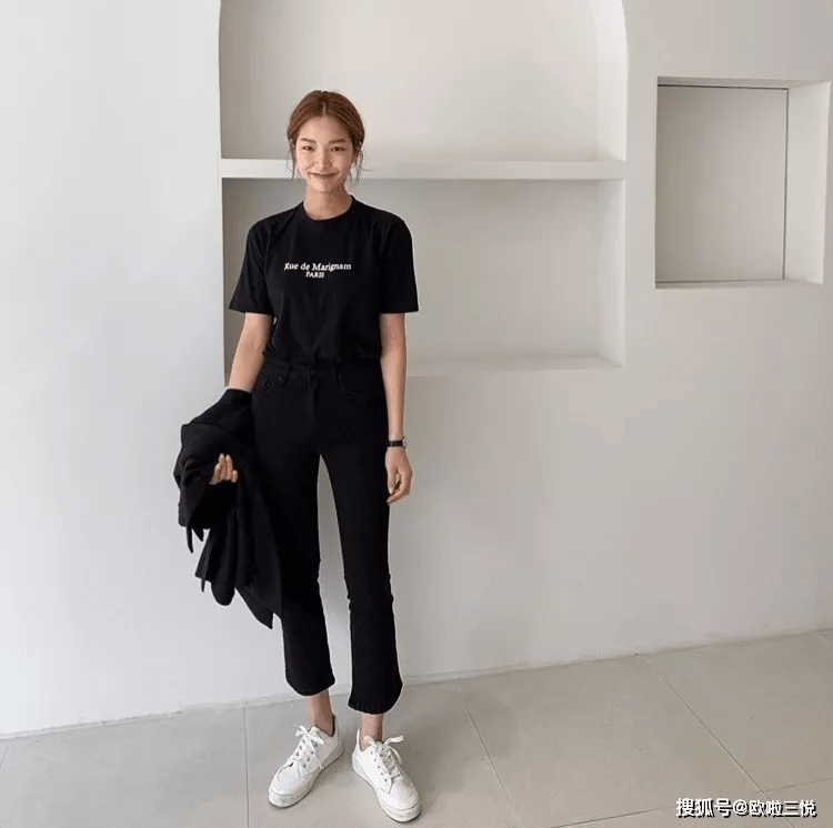 卫衣 今秋 5种小黑裤穿搭,让你秋冬更洋气~