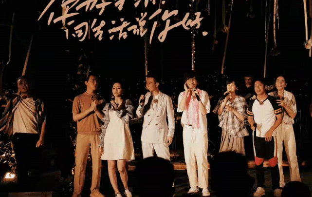 身材 央视一姐李思思不惧素颜！穿健美裤秀出超模腿，难怪能惊艳撒贝宁