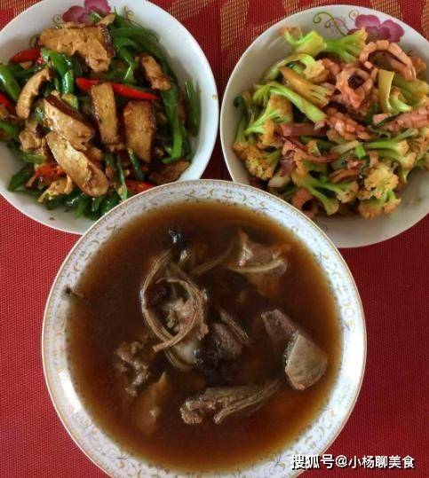 瘦瘦肉炖汤 02d521043d424decaeb73edfbc3eed49.jpeg