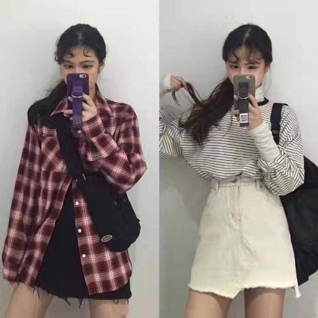 卫衣 秋天的美感少不了“短裙”，卫衣、衬衫搭起来，穿成时尚女郎