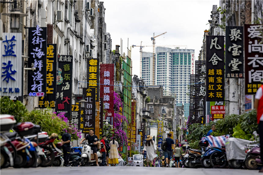 广西北海|广西北海有一条200多年的老街，骑楼建筑充满异域风情，游客最爱