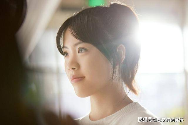 设计 杨倩代言奢侈品牌，这状态简直换了一个人，穿深V礼服太有气质了