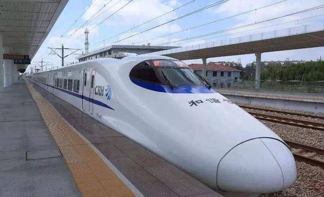 很长的高铁怎么画 9d433f1a9da149abbb97553de1582c97.jpeg