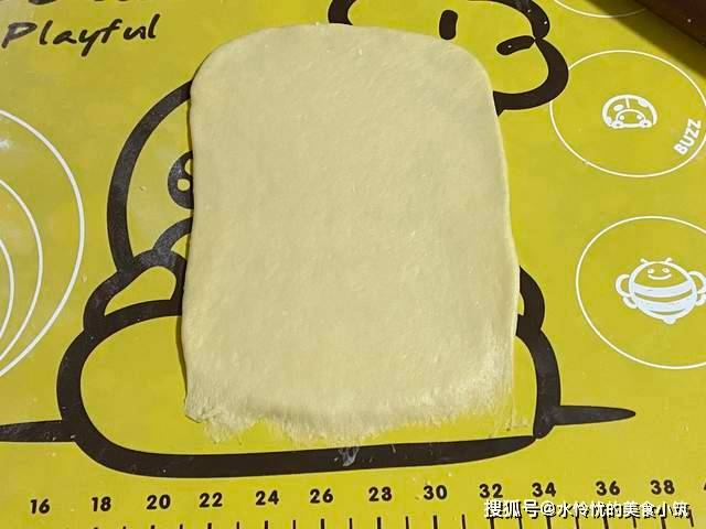 调整|可可爱爱の小花香肠面包，造型简单还好看！小朋友绝对喜欢