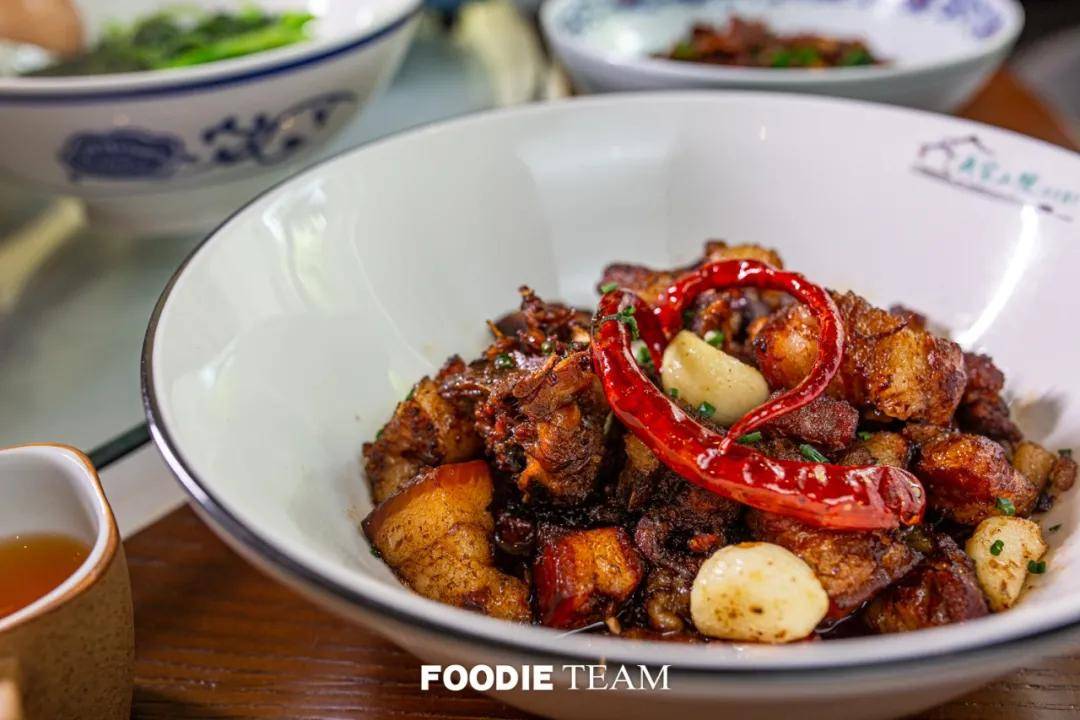 口感“周末不出去玩，那你到我家小院去吃饭啵？”