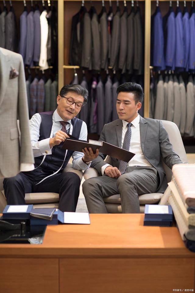 卫衣 秋末 以后,若不喜欢 卫衣,不妨 试试 这个 “外套 ”