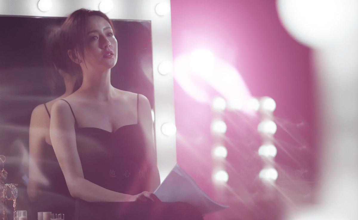 佟丽娅 佟丽娅亮相张杰新歌mv，与张杰雪中拥抱好有氛围，气质太妩媚了