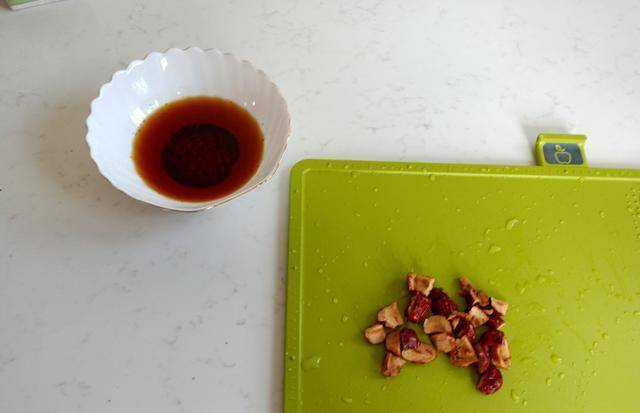 美食|拌一拌又香又软,好吃到怀疑人生,5元钱承包你的早餐