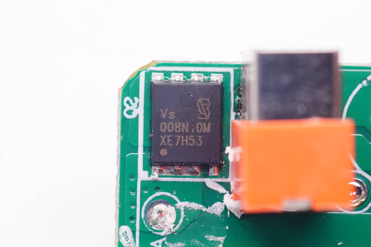 支持5-20V齐全电压档位，既可充iPhone 13又能充笔电，古石30W快充充电器拆解