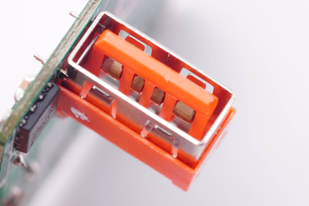 支持5-20V齐全电压档位，既可充iPhone 13又能充笔电，古石30W快充充电器拆解