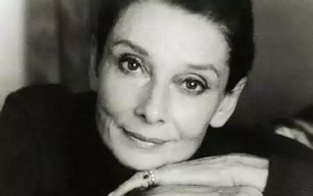 真正的美不在外表而在灵魂深处 ca05120d440b434595eb8430052b97f7.jpeg