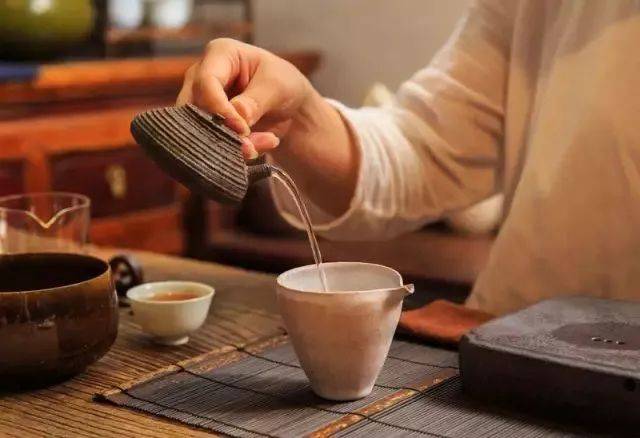东家 东家APP：这届年轻人有多文化自信？