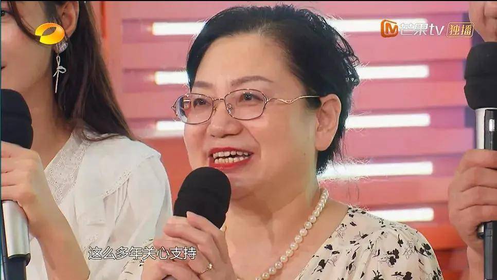 大姐|芒果台真敢想，凤凰传奇被网约车小哥惊到，这露天K歌节目太带劲