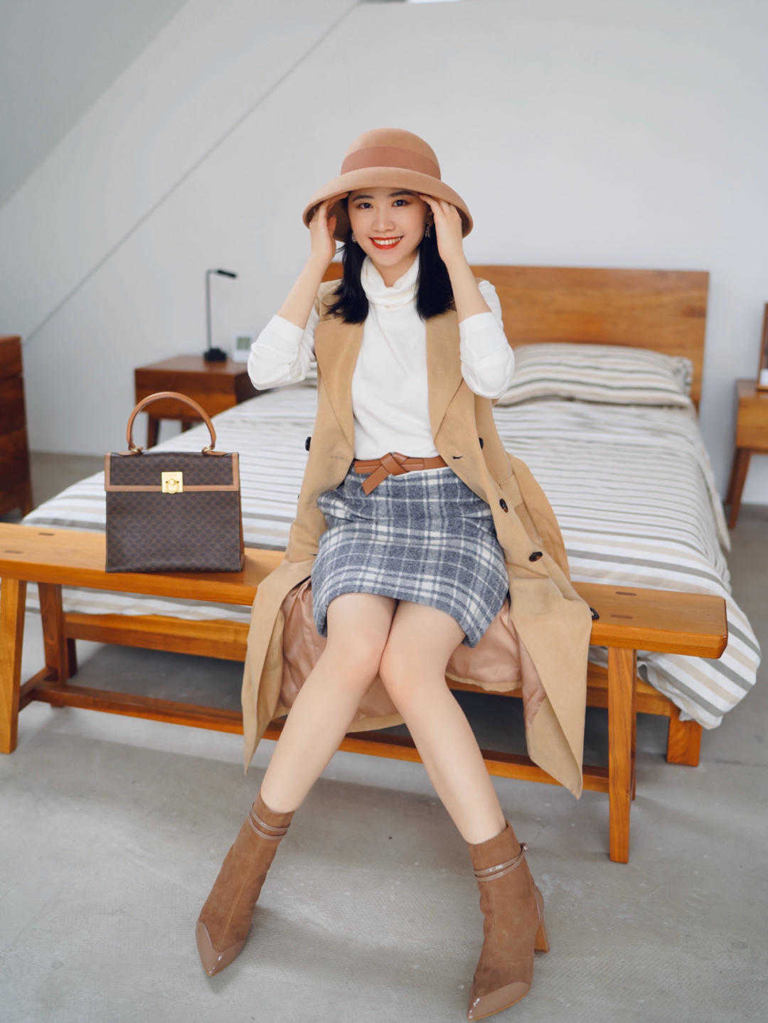 图片 秋冬季节，“高领毛衣”这样穿高级又洋气，保暖舒适不挑人