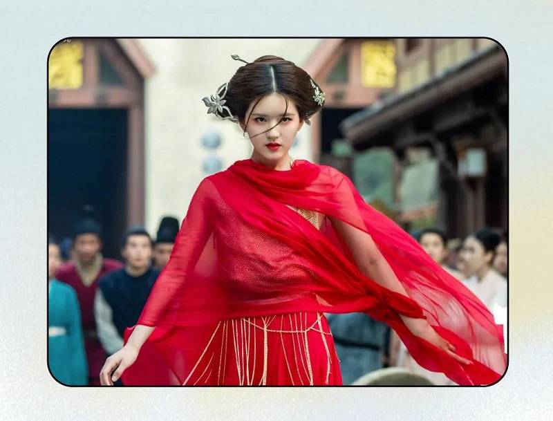 时刻来看《国子监来了个女弟子》红衣造型，开启2021最甜时刻！