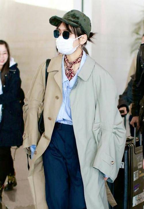 周笔畅 女歌手太霸气,运动外套穿出风衣的气质,真是气质女神