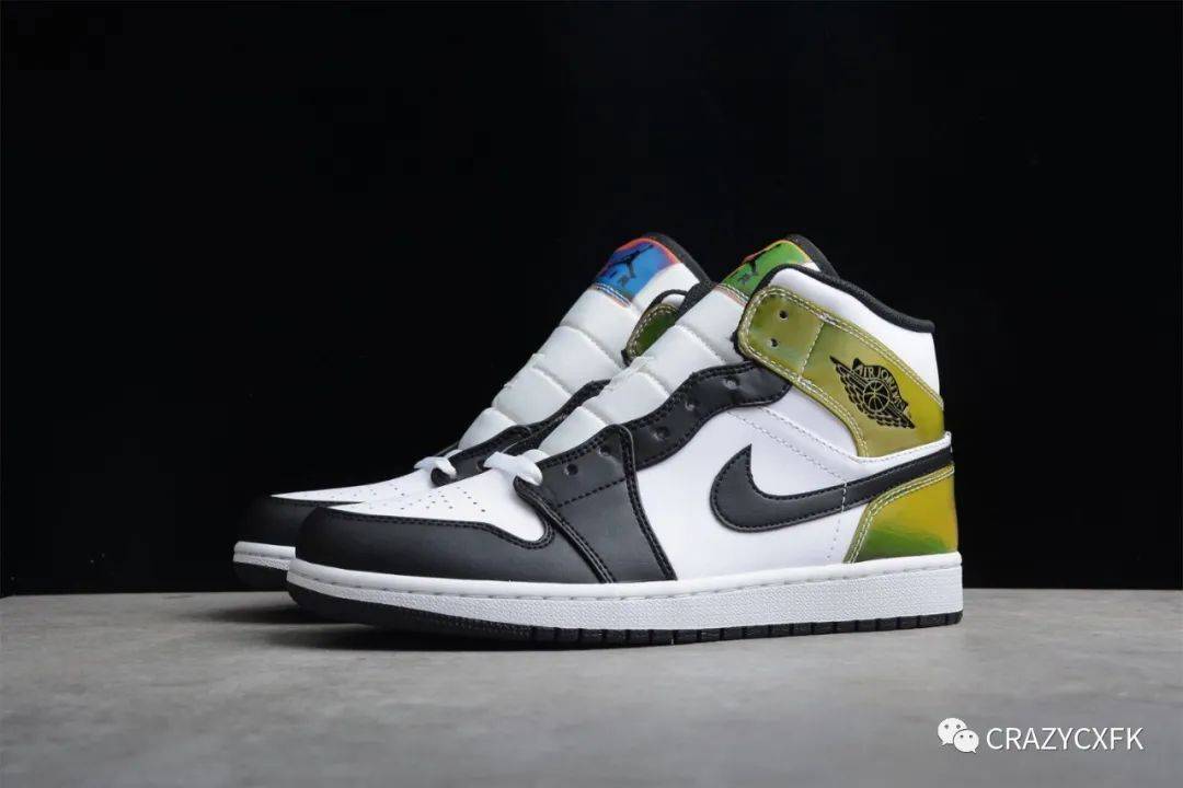 黑色 乔丹 Air Jordan 1 Mid Heat Reactive 白黑彩热感应中帮运动鞋