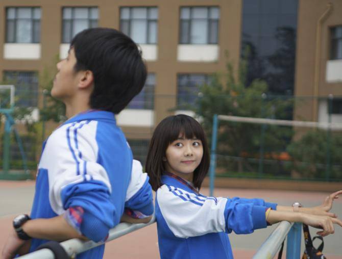 腹肌|更新10集，豆瓣好评满屏飘，笑出腹肌，龚俊新剧凭什么？