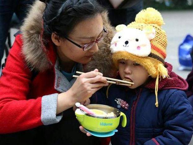 大脑|4种“糊弄式”早餐容易耽误身体和大脑发育，小学生要这样吃早餐
