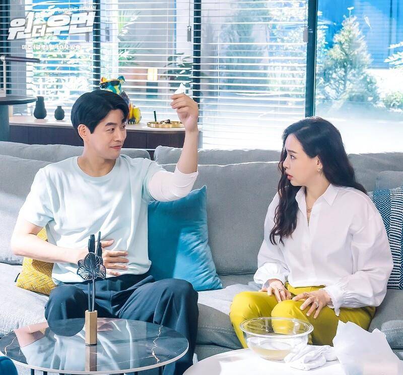 孔明|《双重人生》李荷妮变身行走表情包，大夸孔明和郑好娟