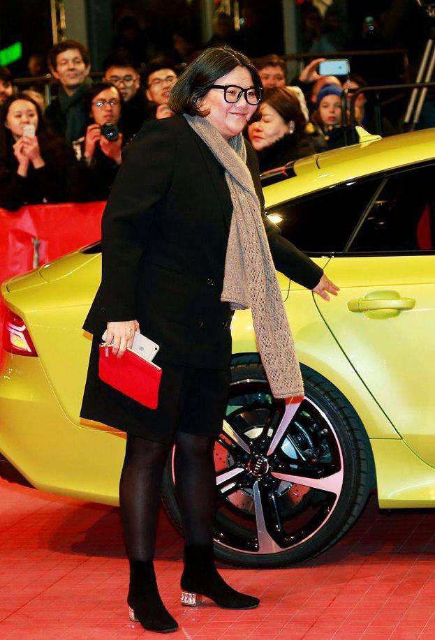 前妻 洪晃作为陈凯歌的前妻,感觉文学素养挺高的,穿着普通但气质高级