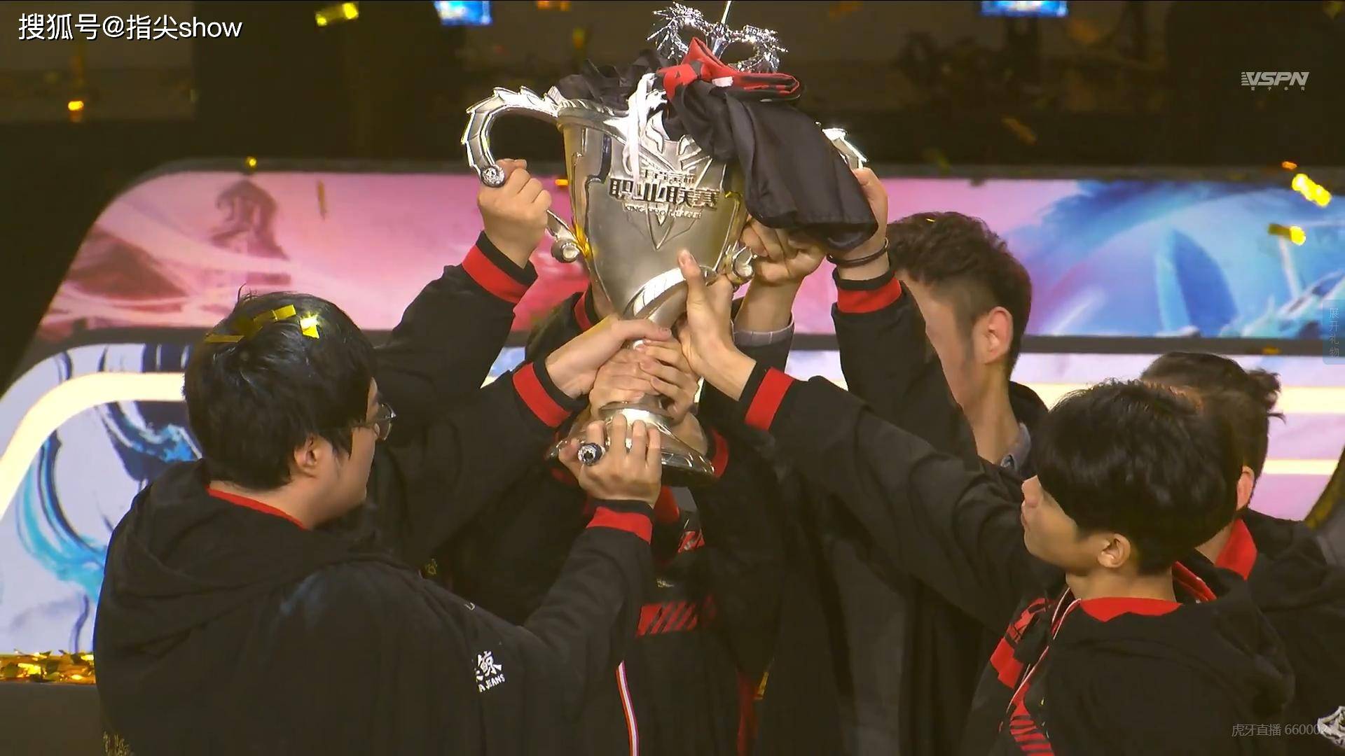 要不进娱乐圈吧!月光ag执教拿到首冠,如今看来运气大于实力