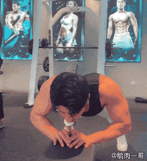 教练180cm重庆健身教练爆红网络，颜值肌肉太可了