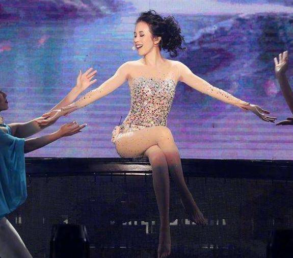 身材 中国腿最美的女星，莫文蔚腿投保三千万，关晓彤杨幂被封“腿精”