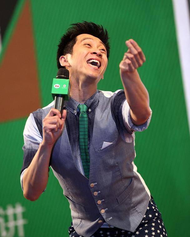 庸俗且毫无营养,内地观众早就不吃这一套,参加内地综艺吐槽大会