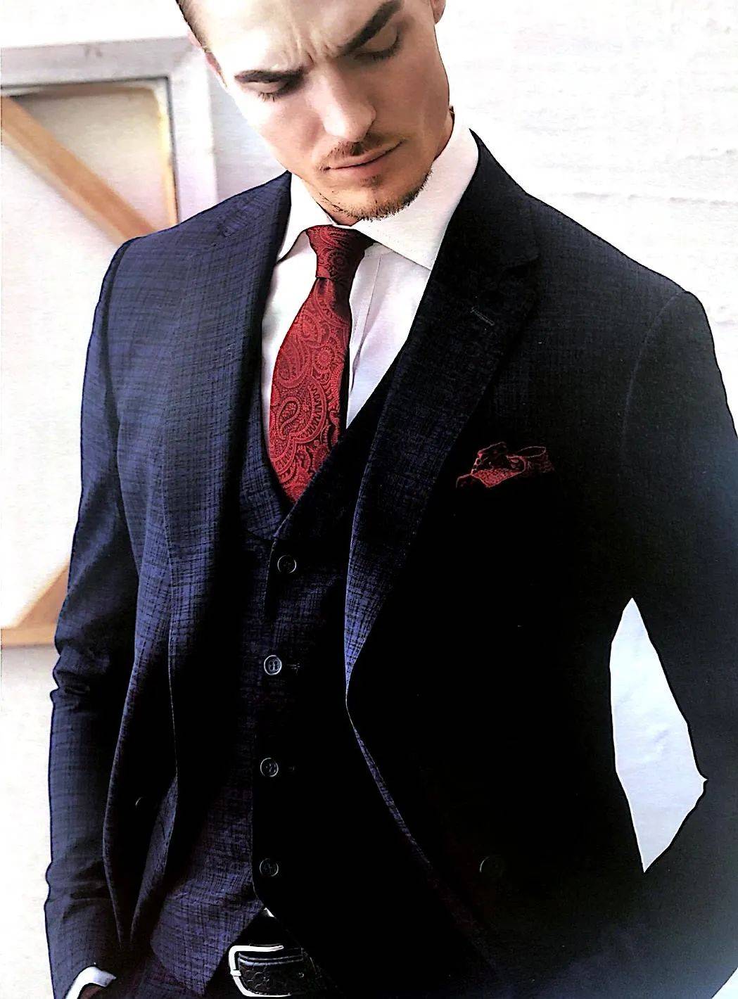 合体 西装款式也不是随便选，这样子穿起来更好看！