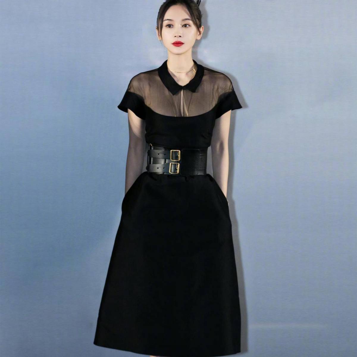 小个子 1米59的中年女人，都该学学王子文穿连衣裙，显瘦显高还有大气场
