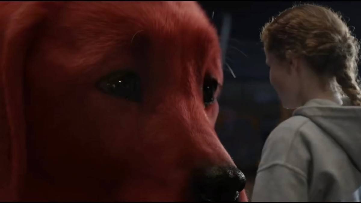 艾米丽|派拉蒙又一新片来了！大红狗高达3米似大楼，卖萌眼神惹人心疼