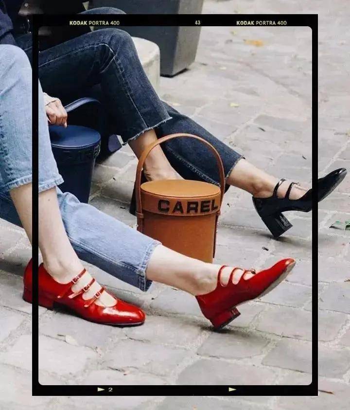 经典 别再穿马丁靴了!今年玛丽珍鞋才是正流行!