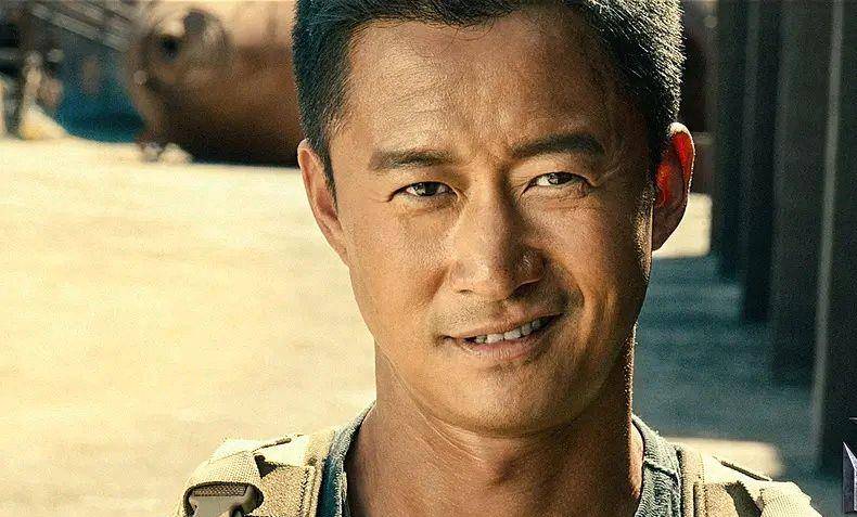 吴京|贬低成龙，狂喷吴京，这一届的网友真难带