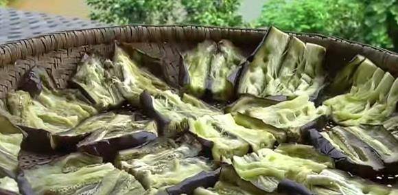 蔬菜|秋季多买些这食材，蒸熟涂上料一晒，存几罐当零食随吃随取，真香