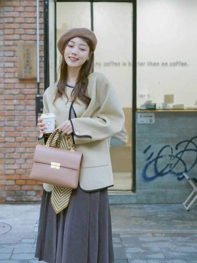 身材 百褶裙你穿对了吗？配上这几件上衣温柔又时髦，还能提升气质感